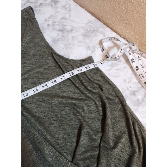 Universal Thread Women's Green Sleeveless‎ V-Neck Stretch Wrap Blouse Size XXL - Picture 5 of 6